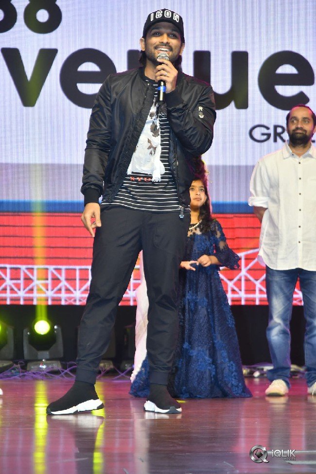 Padi-Padi-Leche-Manasu-Movie-Pre-Release-Event